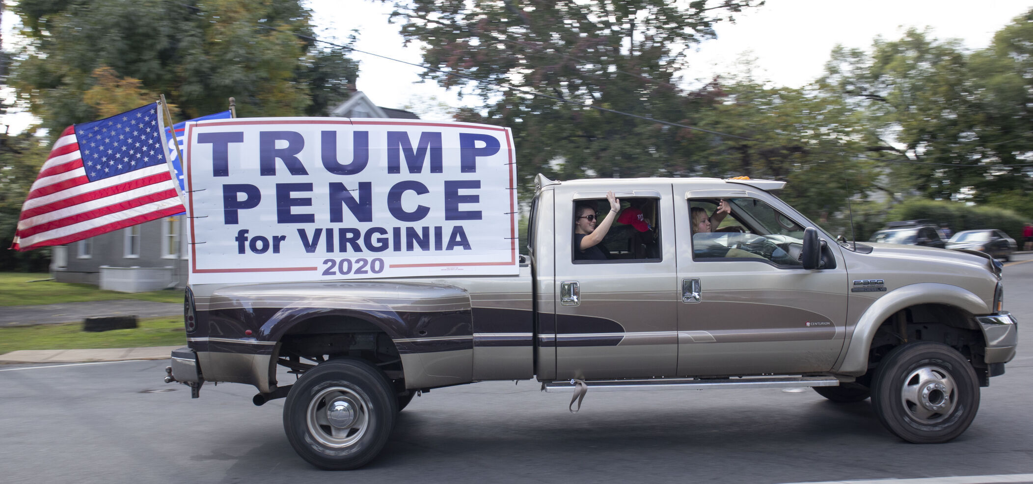 photo_ft_news_trump caravan 5_100720.jpg